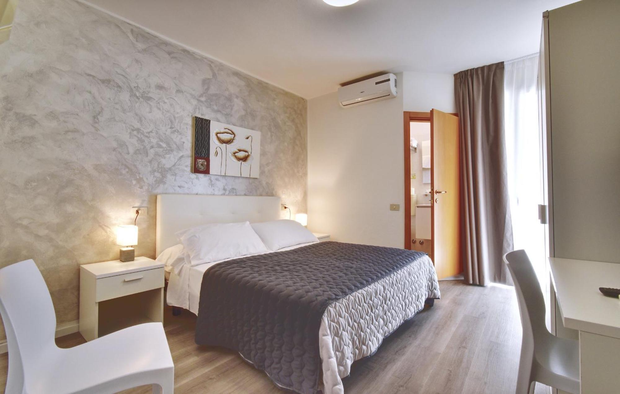 קאורלה Hotel Augusta מראה חיצוני תמונה