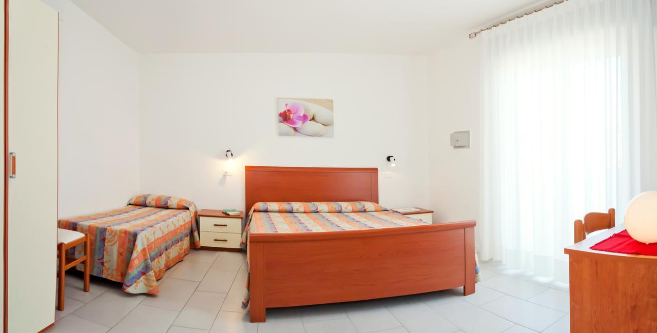 קאורלה Hotel Augusta מראה חיצוני תמונה