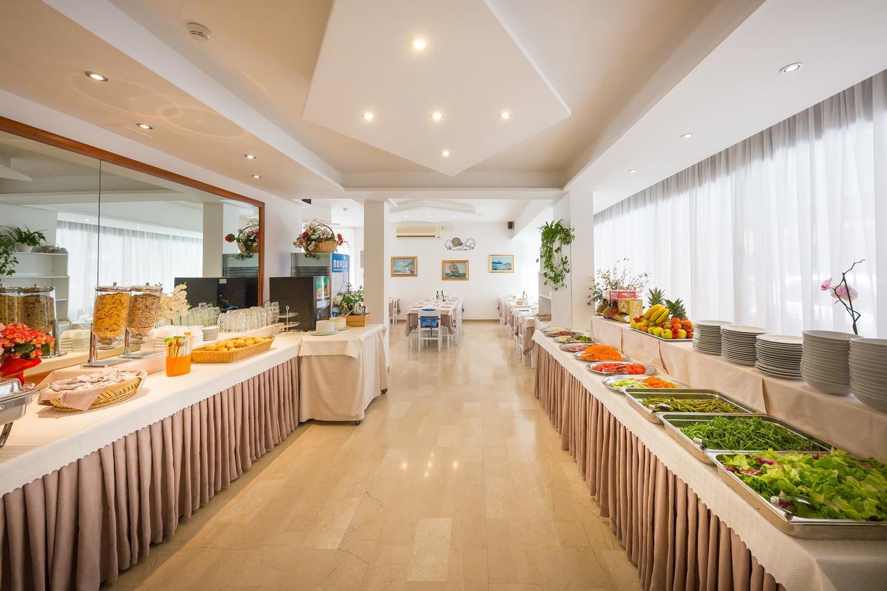 קאורלה Hotel Augusta מראה חיצוני תמונה