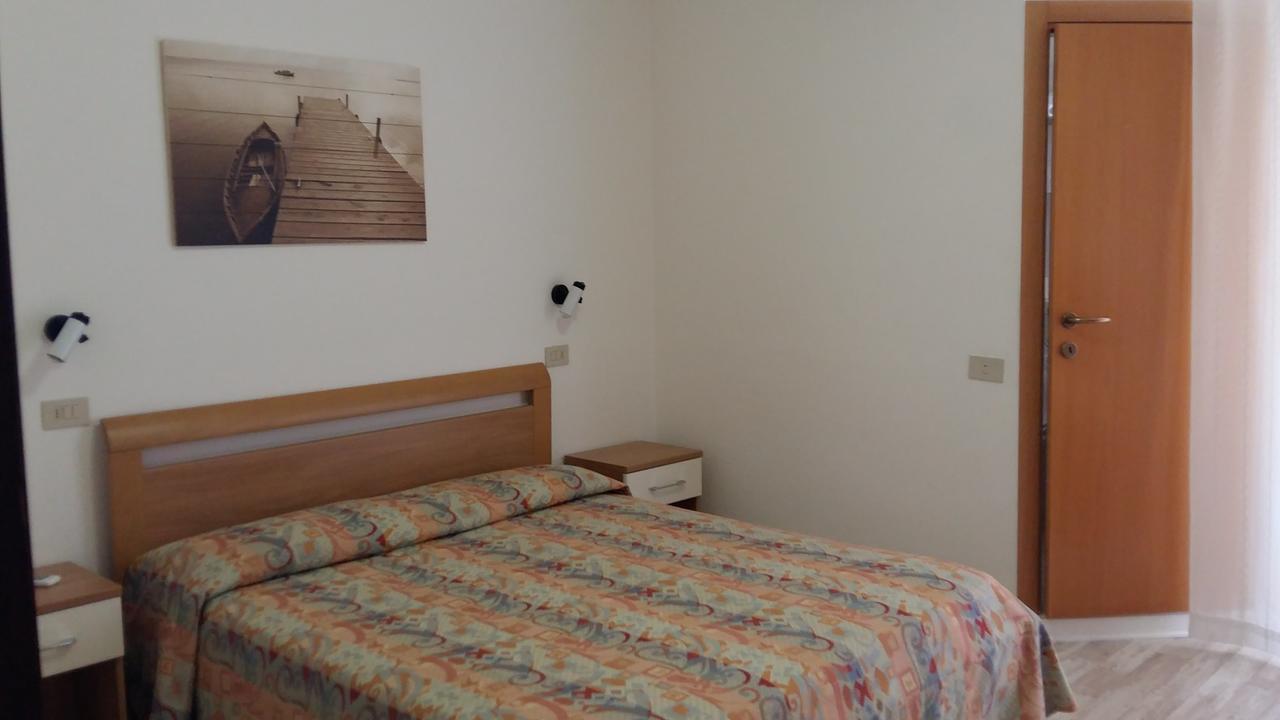 קאורלה Hotel Augusta מראה חיצוני תמונה