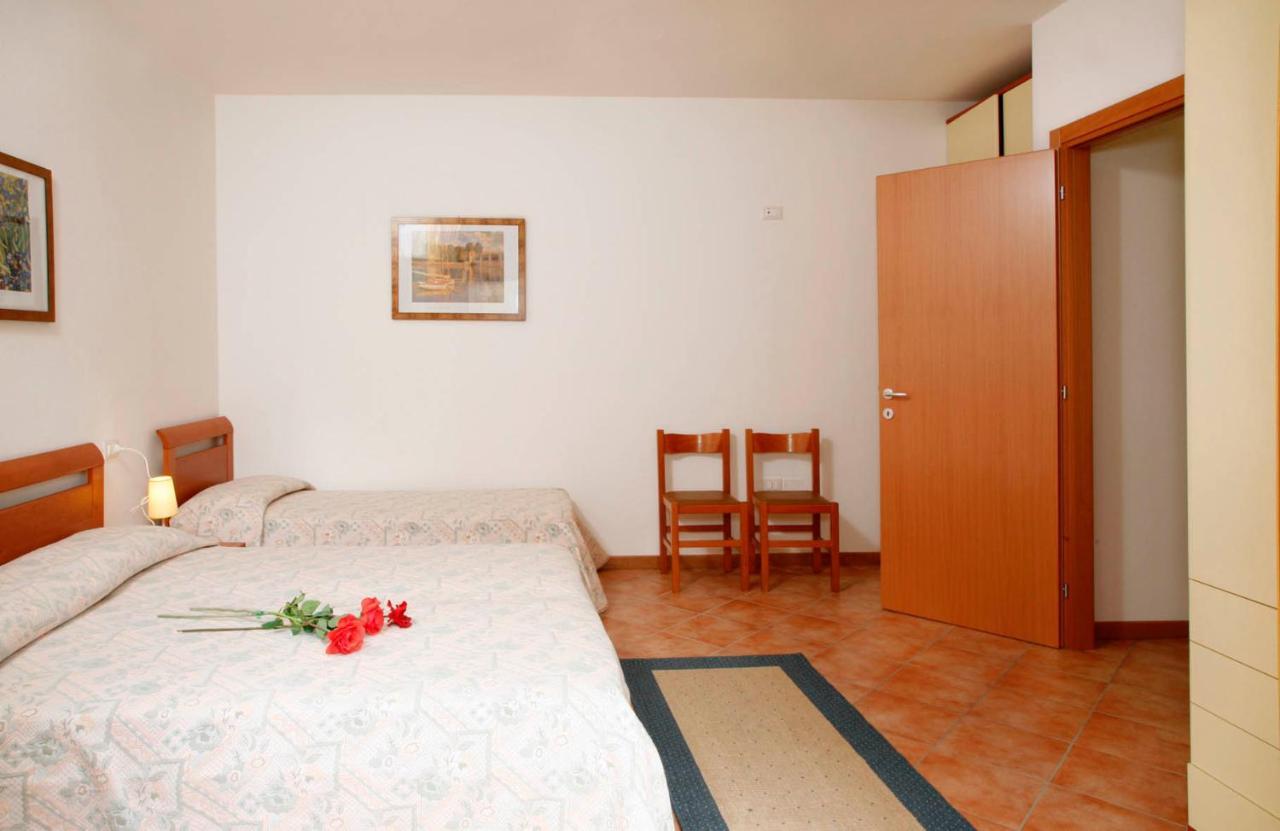 קאורלה Hotel Augusta מראה חיצוני תמונה