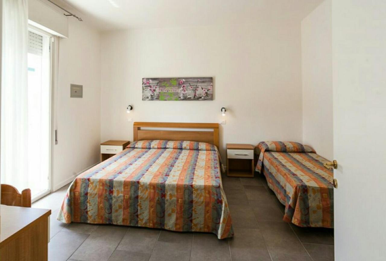 קאורלה Hotel Augusta מראה חיצוני תמונה
